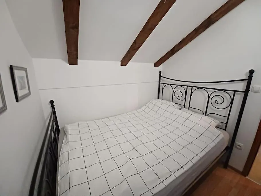 Apartman Zara - Fuzine Vrata Apartment